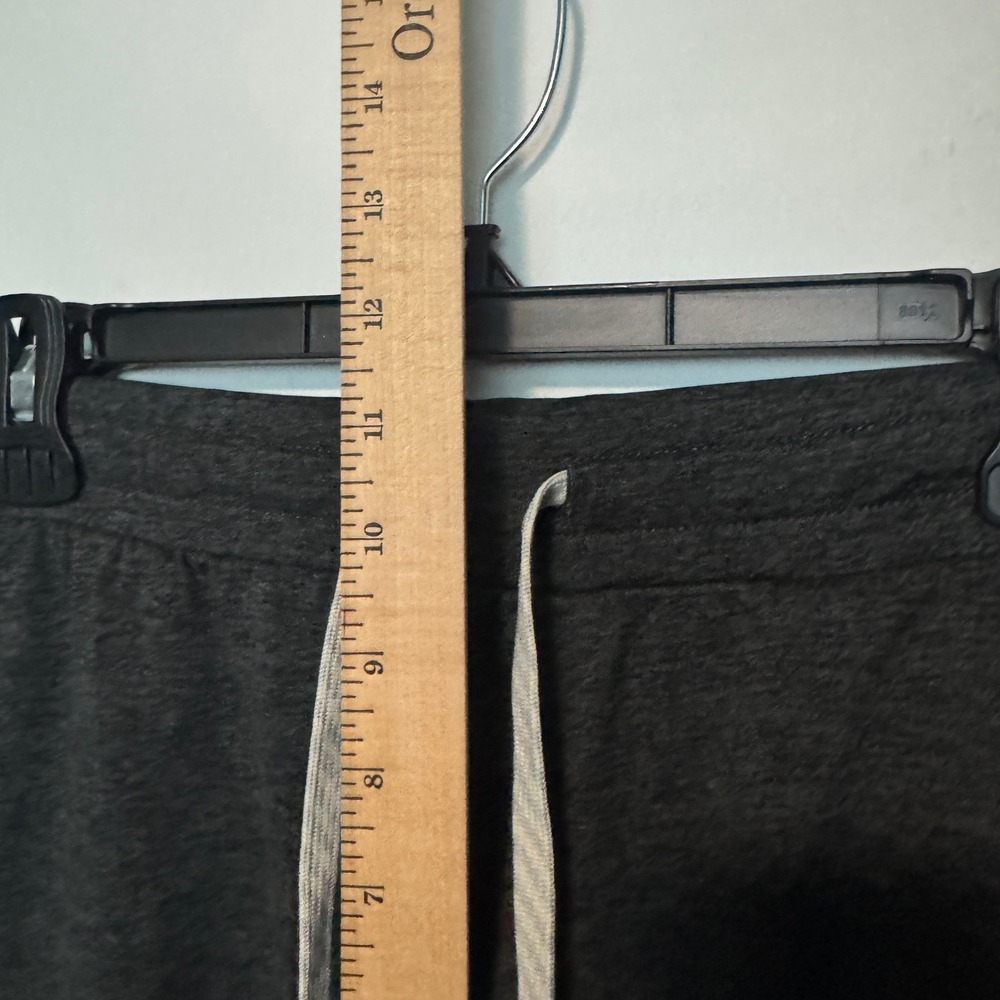 Vuori Ponto Performance Shorts Mens Medium Charcoal Gray Athletic Workout Gym 7" - Picture 9 of 10